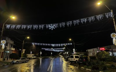 Techirghiol a intrat în atmosfera Crăciunului: au fost aprinse luminile de Sărbători